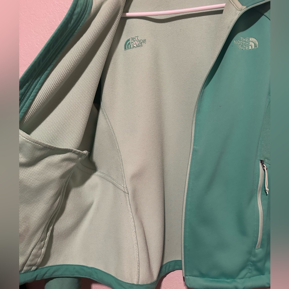 The North Face Jacket - Picture 4 of 4